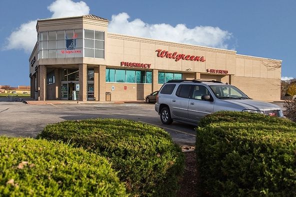Free Standing Richton Park Building for Sale or Lease : 4889 Sauk Trl, Richton Park, IL 60471